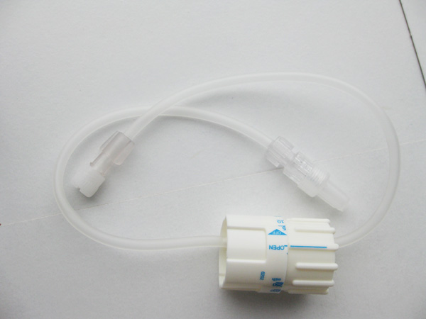 Extension line with I.V .flow regulator